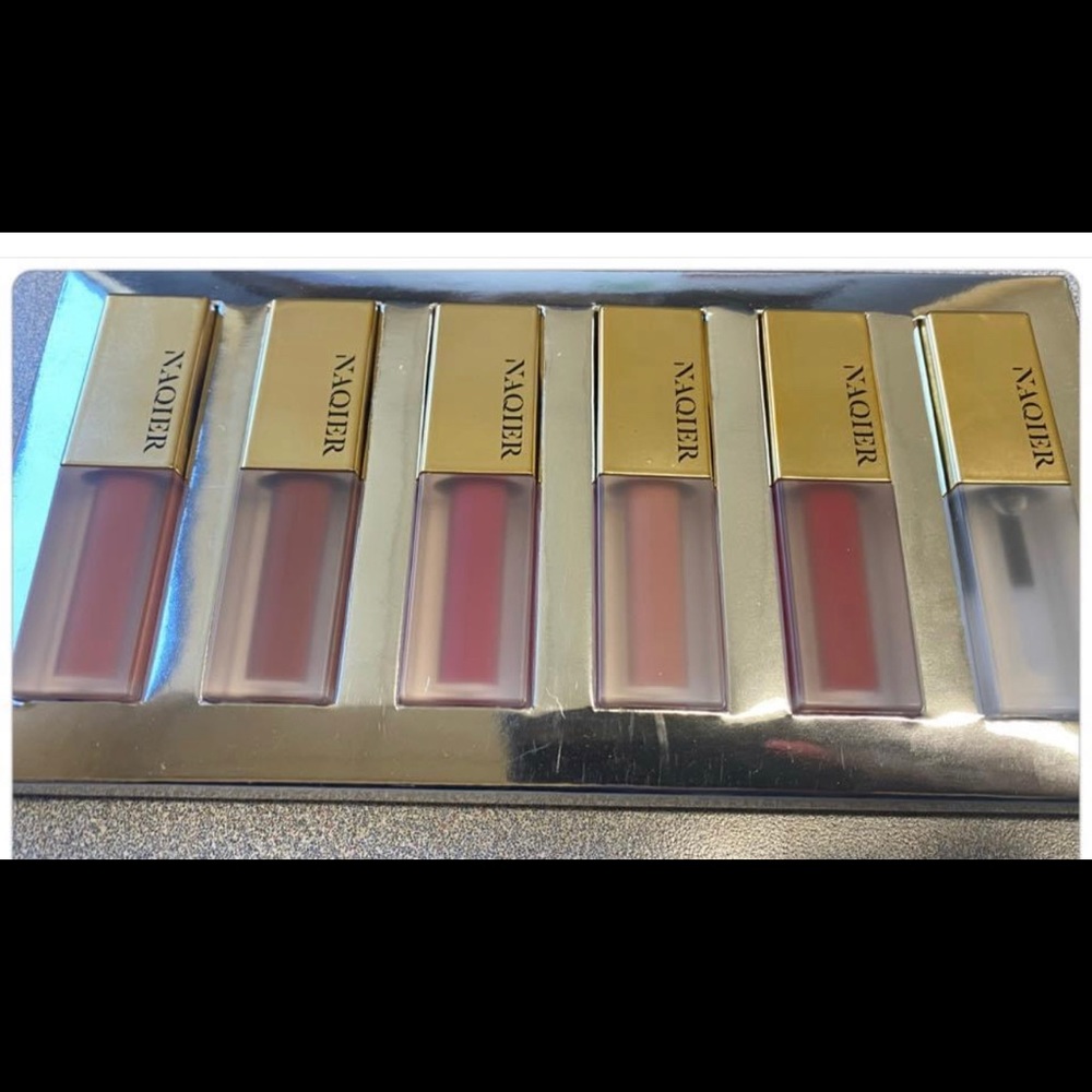 matte lip color